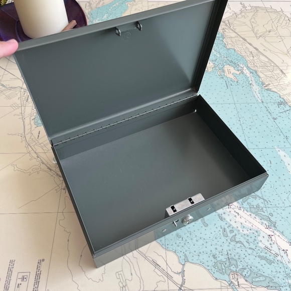 Vintage Grey Metal Box / Tin / Organizer - Picture 3 of 4